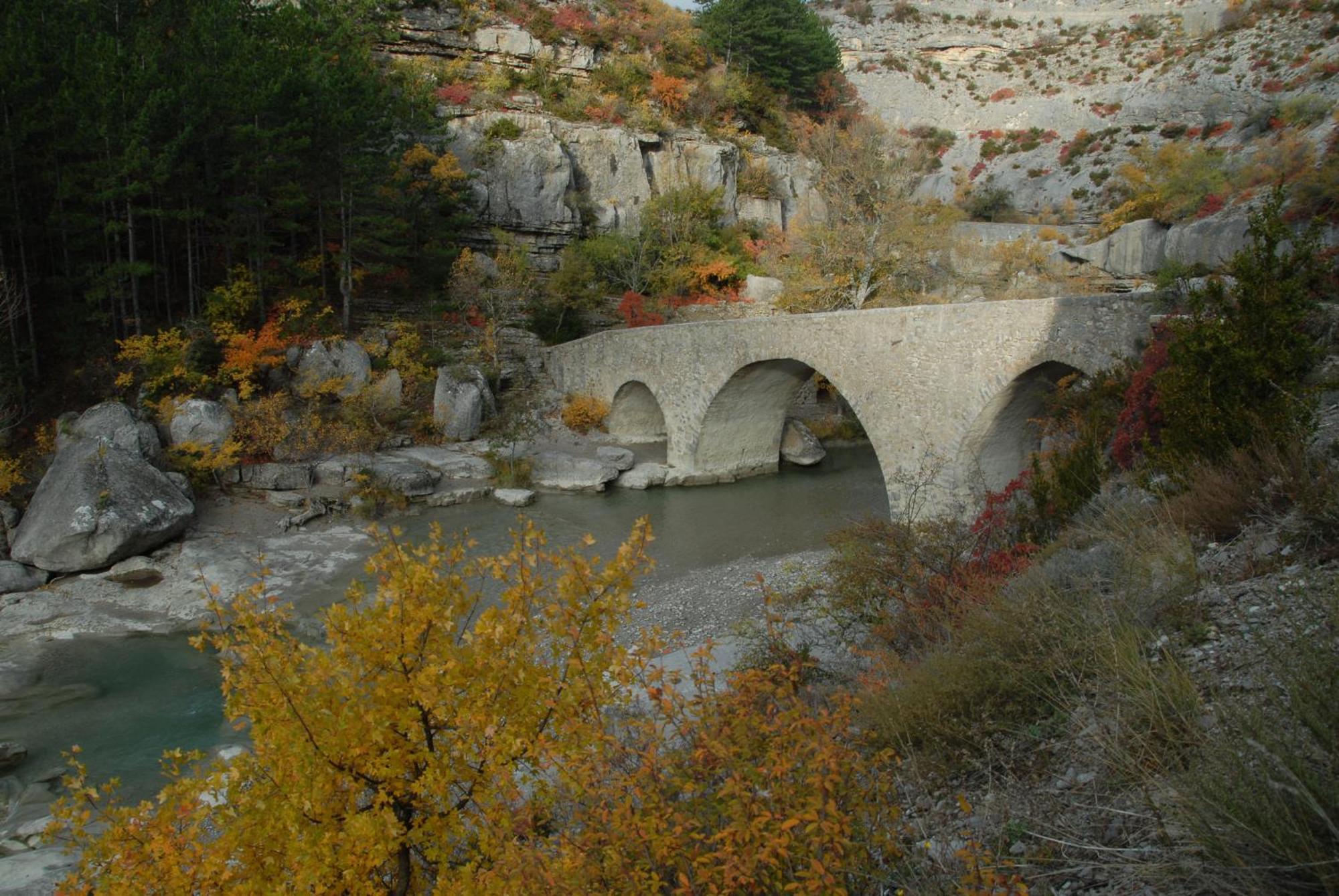 Appartement Entre Sisteron Et Gorges De La Meouge " Les Hauts De Toscane " Ribiers Экстерьер фото